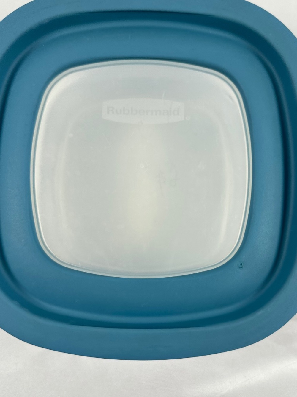 Large Rubbermaid Food Storage Container with Blue Lid 9 Cups, 2.1 Liter 7J68 4